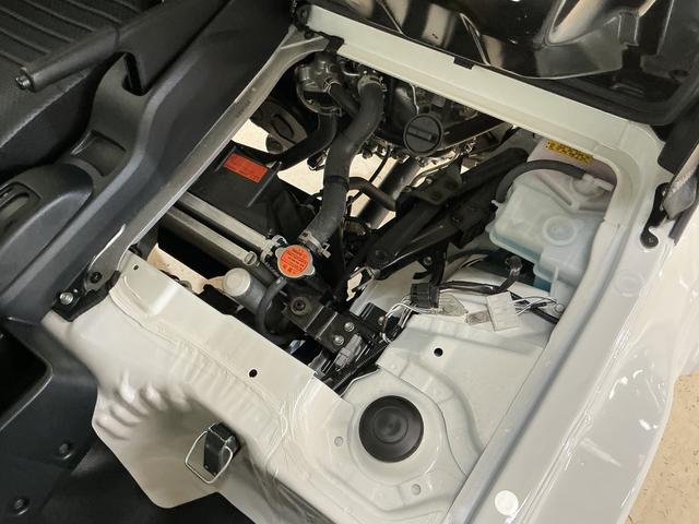 ハイゼットトラック スタンダード　４ＷＤ　ＣＶＴ　ラジオデッキ　コーナーセンサー　４ＷＤ　ＣＶＴ車　ラジオデッキ　前後コーナーセンサー　３方開　オートマチックハイビーム　衝突軽減ブレーキ　１２Ｖ電源ソケット　横滑り防止装置　アイドリングストップ　オートライト　スペアキー（52枚目）