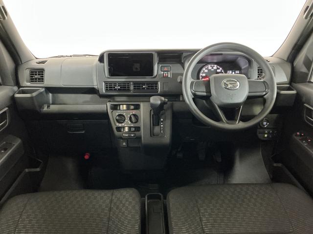 ハイゼットカーゴ クルーズターボ　コーナーセンサー　オートマチックハイビーム　前後コーナーセンサー　オートマチックハイビーム　オートライト　アイドリングストップ　スマートキー　キーレスエントリー　スペアキー有り　プッシュスタート　横滑り防止装置　盗難防止装置　マニュアルエアコン（2枚目）