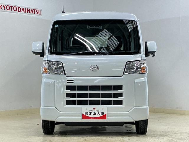 ハイゼットカーゴ クルーズターボ　コーナーセンサー　オートマチックハイビーム　前後コーナーセンサー　オートマチックハイビーム　オートライト　アイドリングストップ　スマートキー　キーレスエントリー　スペアキー有り　プッシュスタート　横滑り防止装置　盗難防止装置　マニュアルエアコン（4枚目）