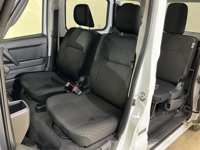ハイゼットカーゴ クルーズターボ　コーナーセンサー　オートマチックハイビーム　前後コーナーセンサー　オートマチックハイビーム　オートライト　アイドリングストップ　スマートキー　キーレスエントリー　スペアキー有り　プッシュスタート　横滑り防止装置　盗難防止装置　マニュアルエアコン（17枚目）