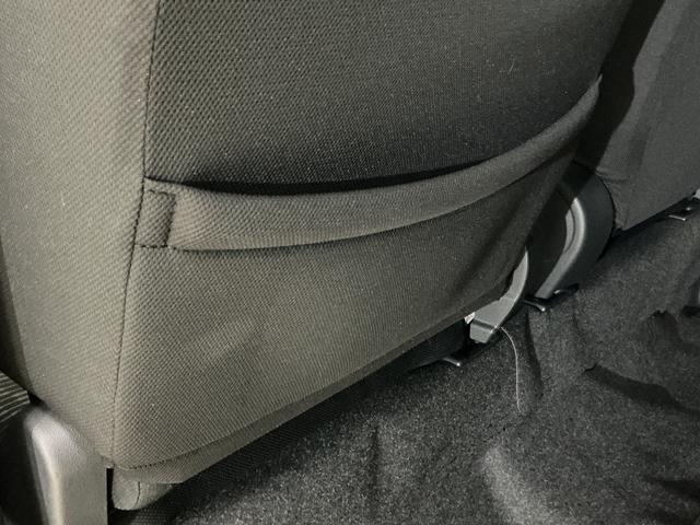 ハイゼットカーゴ クルーズターボ　コーナーセンサー　オートマチックハイビーム　前後コーナーセンサー　オートマチックハイビーム　オートライト　アイドリングストップ　スマートキー　キーレスエントリー　スペアキー有り　プッシュスタート　横滑り防止装置　盗難防止装置　マニュアルエアコン（23枚目）