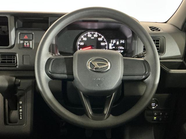 ハイゼットカーゴ クルーズターボ　コーナーセンサー　オートマチックハイビーム　前後コーナーセンサー　オートマチックハイビーム　オートライト　アイドリングストップ　スマートキー　キーレスエントリー　スペアキー有り　プッシュスタート　横滑り防止装置　盗難防止装置　マニュアルエアコン（24枚目）