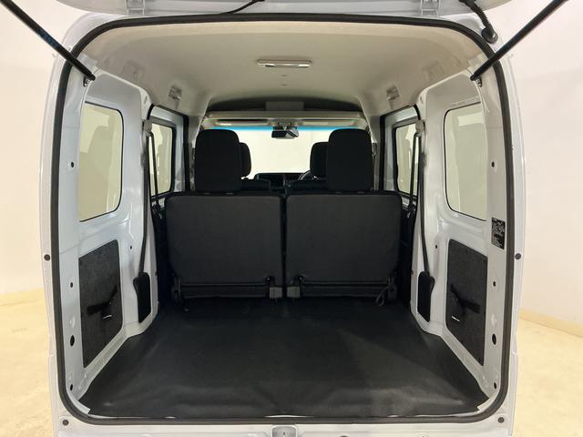 ハイゼットカーゴ クルーズターボ　コーナーセンサー　オートマチックハイビーム　前後コーナーセンサー　オートマチックハイビーム　オートライト　アイドリングストップ　スマートキー　キーレスエントリー　スペアキー有り　プッシュスタート　横滑り防止装置　盗難防止装置　マニュアルエアコン（26枚目）