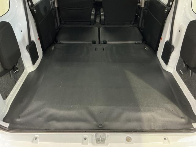 ハイゼットカーゴ クルーズターボ　コーナーセンサー　オートマチックハイビーム　前後コーナーセンサー　オートマチックハイビーム　オートライト　アイドリングストップ　スマートキー　キーレスエントリー　スペアキー有り　プッシュスタート　横滑り防止装置　盗難防止装置　マニュアルエアコン（30枚目）