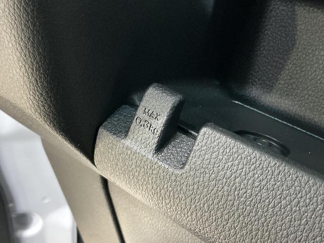 ハイゼットカーゴ クルーズターボ　コーナーセンサー　オートマチックハイビーム　前後コーナーセンサー　オートマチックハイビーム　オートライト　アイドリングストップ　スマートキー　キーレスエントリー　スペアキー有り　プッシュスタート　横滑り防止装置　盗難防止装置　マニュアルエアコン（49枚目）