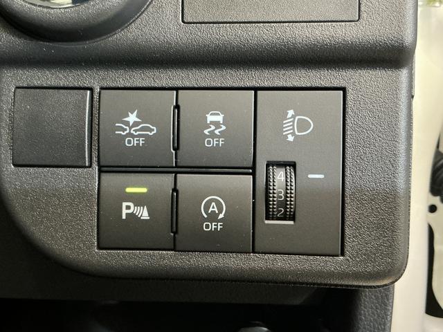 ハイゼットカーゴ デッキバンG CVT車 オートマチックハイビーム スマアシ CVT車 オートマチックハイビーム 両側スライドドア 前後コーナーセンサー スマートアシスト アイドリングストップ 盗難防止装置 横滑り防止装置 プッシュスタート スマートキー 12V電源ソケット(3枚目)