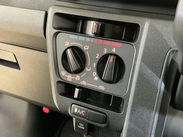 ハイゼットカーゴ デッキバンG CVT車 オートマチックハイビーム スマアシ CVT車 オートマチックハイビーム 両側スライドドア 前後コーナーセンサー スマートアシスト アイドリングストップ 盗難防止装置 横滑り防止装置 プッシュスタート スマートキー 12V電源ソケット(4枚目)