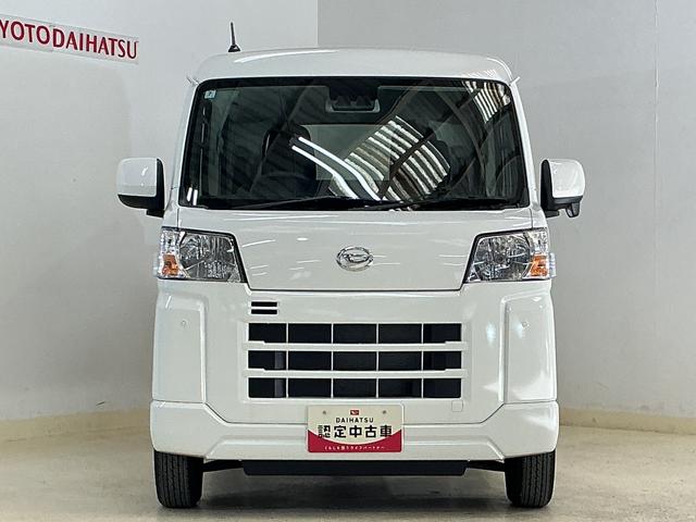 ハイゼットカーゴ デッキバンG CVT車 オートマチックハイビーム スマアシ CVT車 オートマチックハイビーム 両側スライドドア 前後コーナーセンサー スマートアシスト アイドリングストップ 盗難防止装置 横滑り防止装置 プッシュスタート スマートキー 12V電源ソケット(5枚目)