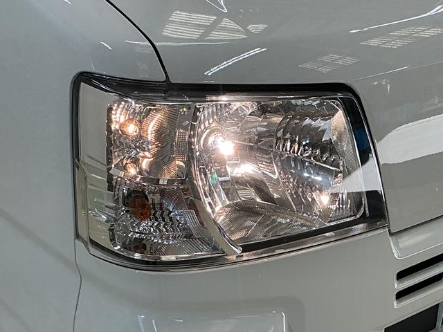 ハイゼットカーゴ デッキバンG CVT車 オートマチックハイビーム スマアシ CVT車 オートマチックハイビーム 両側スライドドア 前後コーナーセンサー スマートアシスト アイドリングストップ 盗難防止装置 横滑り防止装置 プッシュスタート スマートキー 12V電源ソケット(7枚目)