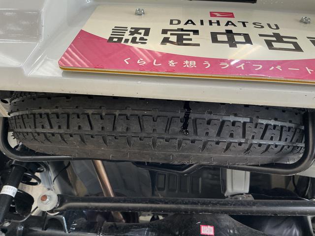 ハイゼットカーゴ デッキバンG CVT車 オートマチックハイビーム スマアシ CVT車 オートマチックハイビーム 両側スライドドア 前後コーナーセンサー スマートアシスト アイドリングストップ 盗難防止装置 横滑り防止装置 プッシュスタート スマートキー 12V電源ソケット(29枚目)