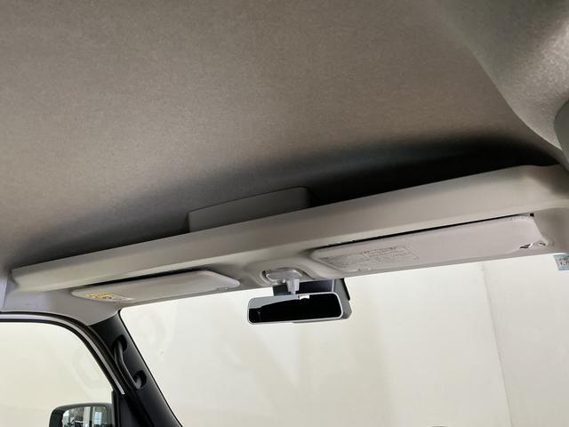 ハイゼットカーゴ デッキバンG CVT車 オートマチックハイビーム スマアシ CVT車 オートマチックハイビーム 両側スライドドア 前後コーナーセンサー スマートアシスト アイドリングストップ 盗難防止装置 横滑り防止装置 プッシュスタート スマートキー 12V電源ソケット(31枚目)