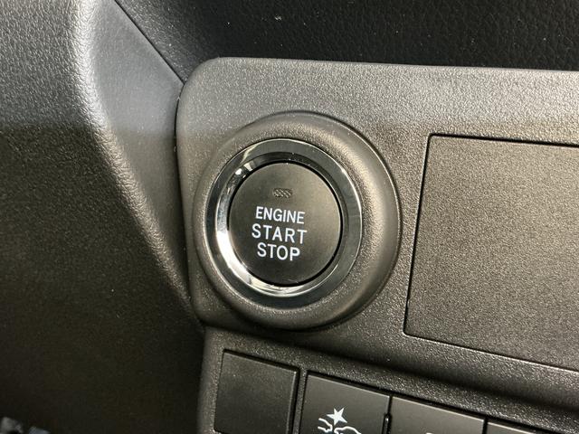 ハイゼットカーゴ デッキバンG CVT車 オートマチックハイビーム スマアシ CVT車 オートマチックハイビーム 両側スライドドア 前後コーナーセンサー スマートアシスト アイドリングストップ 盗難防止装置 横滑り防止装置 プッシュスタート スマートキー 12V電源ソケット(36枚目)