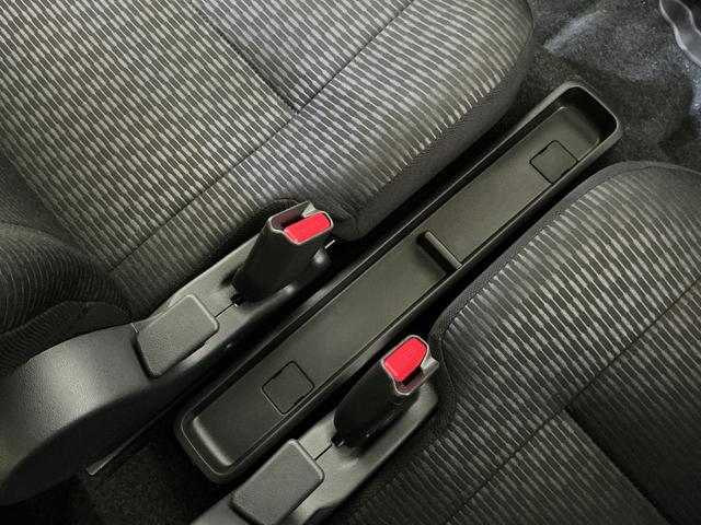 ハイゼットカーゴ デッキバンG CVT車 オートマチックハイビーム スマアシ CVT車 オートマチックハイビーム 両側スライドドア 前後コーナーセンサー スマートアシスト アイドリングストップ 盗難防止装置 横滑り防止装置 プッシュスタート スマートキー 12V電源ソケット(41枚目)