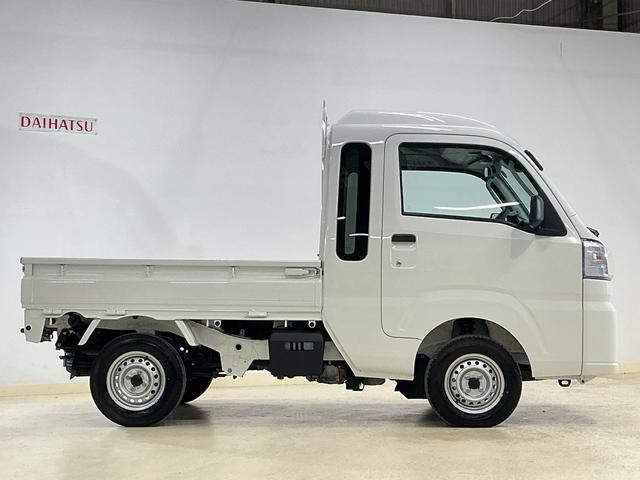 ハイゼットトラック ジャンボスタンダード 5速MT ラジオ 前後コーナーセンサー 5速MT ラジオデッキ 前後コーナーセンサー オートマチックハイビーム 3方開 オートライト 横滑り防止装置 アイドリングストップ マニュアルエアコン 12V電源ソケット ヘッドライトレべライザー(11枚目)