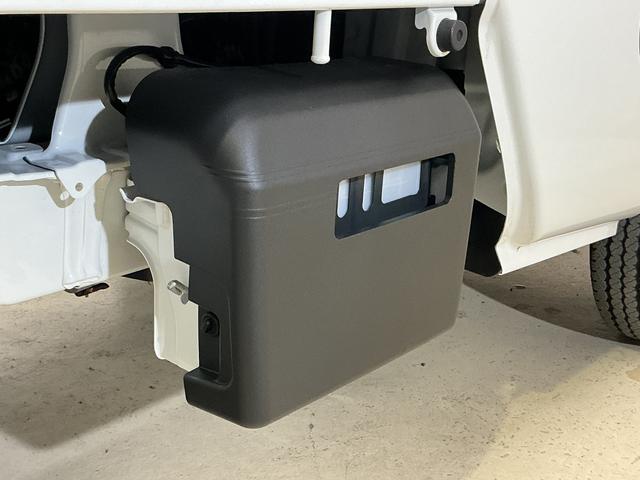 ハイゼットトラック ジャンボスタンダード 5速MT ラジオ 前後コーナーセンサー 5速MT ラジオデッキ 前後コーナーセンサー オートマチックハイビーム 3方開 オートライト 横滑り防止装置 アイドリングストップ マニュアルエアコン 12V電源ソケット ヘッドライトレべライザー(29枚目)