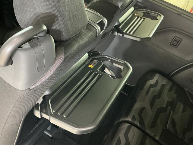 ���ۂɌ��ĐG��āA�[�����đI��ł���������