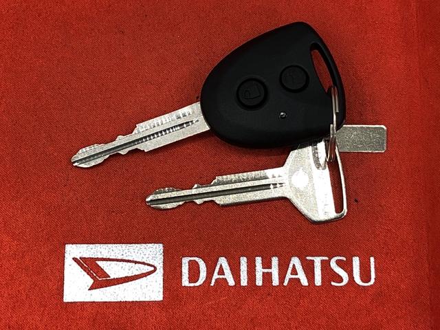 X リミテッドSAIII バックカメラ コーナーセンサー LEDヘッドランプ セキュリティアラーム コーナーセンサー 14インチフルホイールキャップ キーレスエントリー 電動格納式ドアミラー(40枚目)
