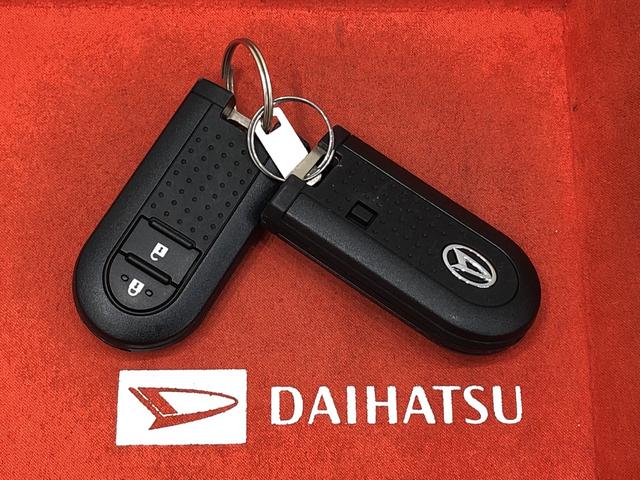 スタイルX リミテッド SAIII ナビ バックカメラ マルチリフレクターハロゲンヘッドランプ 15インチフルホイールキャップ オートライト プッシュボタンスタート セキュリティアラーム シートヒーター(42枚目)