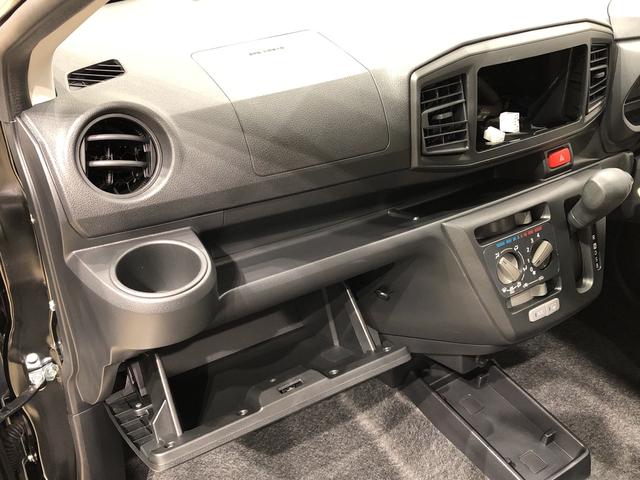 L SAIII キーレスエントリー コーナーセンサー ハロゲンヘッドランプ セキュリティアラーム コーナーセンサー 13インチフルホイールキャップ キーレスエントリー マニュアルエアコン アイドリングストップ(23枚目)