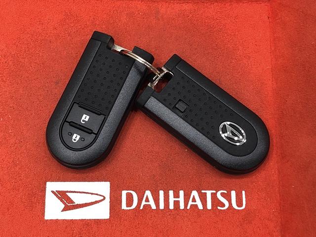 カスタム RS ハイパーリミテッドSAIII パノラマカメラ LEDヘッドランプ・フォグランプ 運転席シートヒーター 15インチアルミホイール オートライト プッシュボタンスタート セキュリティアラーム(45枚目)