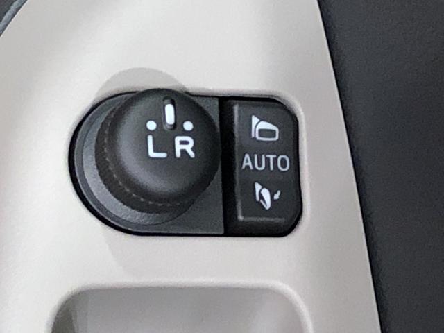 LEDヘッドランプ 14インチフルホイールキャップ オートライト プッシュボタンスタート セキュリティアラーム コーナーセンサー(21枚目)