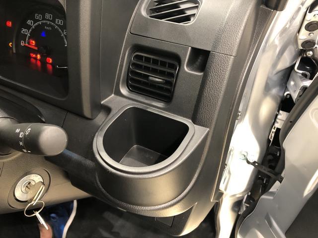 5速マニュアル マルチユーティリティフック スペアタイヤ ハロゲンヘッドランプ トップシェイドガラス 運転席バニティミラー サビ長期保証 AM・FMラジオ サイドアンダーミラー ガードフレーム スチールホイール(13枚目)