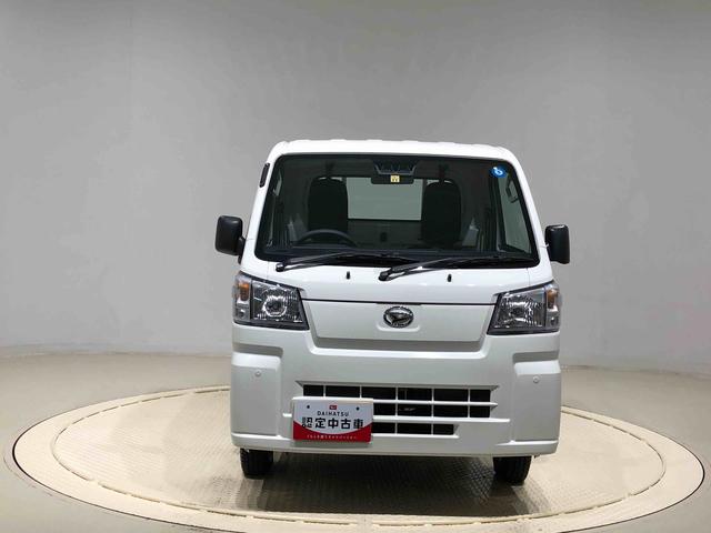 スタンダード CVT車 オートライト マニュアルエアコン CVT車 ハロゲンヘッドランプ トップシェイドガラス 運転席SRSエアバック バックソナー 電動式パワーステアリング AM/FMラジオ あゆみ板掛けテールゲート VSC&TRC(5枚目)