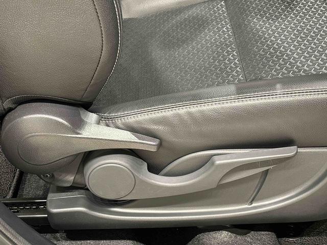 ロッキー プレミアムＧ　ＨＥＶ　ＬＥＤヘッドランプ・フォグランプ　全車速追従機能付アダプティブクルーズコントロール　レーンキープコントロール　　１７インチアルミホイール　シートヒーター（29枚目）