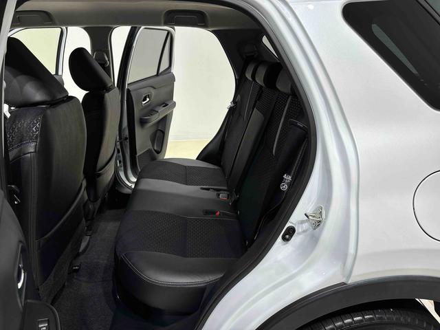 ロッキー プレミアムＧ　ＨＥＶ　パノラマカメラ付き　ＬＥＤヘッドランプ・フォグランプ　全車速追従機能付アダプティブクルーズコントロール　レーンキープコントロール　ブラインドスポットモニター　１７インチアルミホイール　シートヒーター　パノラマカメラ（38枚目）