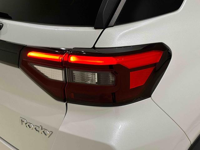 ロッキー プレミアムＧ　ＨＥＶ　パノラマカメラ付き　ＬＥＤヘッドランプ・フォグランプ　全車速追従機能付アダプティブクルーズコントロール　レーンキープコントロール　ブラインドスポットモニター　１７インチアルミホイール　シートヒーター　パノラマカメラ（50枚目）