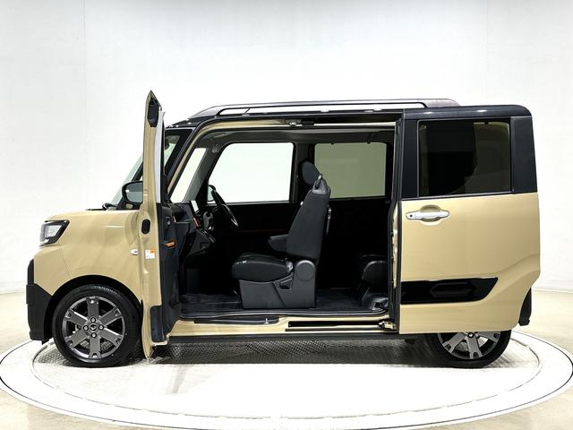 タント ファンクロスターボ　ディスプレイオーディオ　パノラマカメラ　ＬＥＤオートライト　パワースライドドアウェルカムオープン機能　電動パーキングブレーキ　運転席助手席シートヒーター　アルミホイールキーフリーシステム　　オート電動格納式ドアミラー（11枚目）