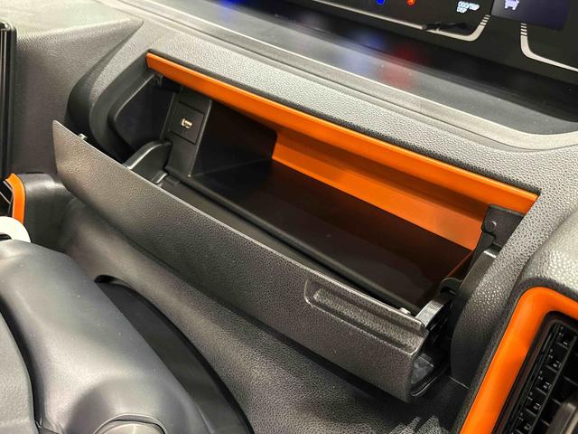 タント ファンクロスターボ　ディスプレイオーディオ　パノラマカメラ　ＬＥＤオートライト　パワースライドドアウェルカムオープン機能　電動パーキングブレーキ　運転席助手席シートヒーター　アルミホイールキーフリーシステム　　オート電動格納式ドアミラー（27枚目）