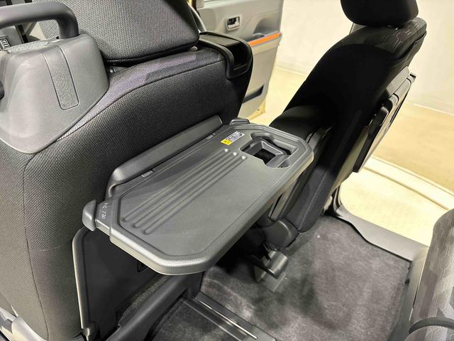 タント ファンクロスターボ　ディスプレイオーディオ　パノラマカメラ　ＬＥＤオートライト　パワースライドドアウェルカムオープン機能　電動パーキングブレーキ　運転席助手席シートヒーター　アルミホイールキーフリーシステム　　オート電動格納式ドアミラー（36枚目）