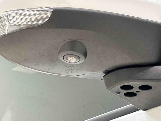タント カスタムＲＳスタイルセレクション　パノラマモニター　ＥＴＣ付　ＬＥＤオートライト　パワースライドドアウェルカムオープン機能　オート電動格納式ドアミラー　運転席ロングスライド　助手席ロングスライド　助手席イージークローザー　アルミホイール　キーフリーシステム（11枚目）
