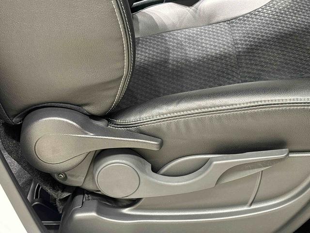タント カスタムＲＳスタイルセレクション　パノラマモニター　ＥＴＣ付　ＬＥＤオートライト　パワースライドドアウェルカムオープン機能　オート電動格納式ドアミラー　運転席ロングスライド　助手席ロングスライド　助手席イージークローザー　アルミホイール　キーフリーシステム（32枚目）