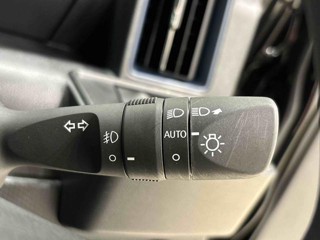 タント カスタムＸ　２ＷＤ　スタートボタン　パワースライドドア　ミラクルオープンドア　運転席・助手席シートヒーター　両側電動スライドドア　キーフリーシステム　ＬＥＤヘッドランプ＆フォグランプ　電動格納ドアミラー　電動パーキングブレーキ　バックカメラ（23枚目）