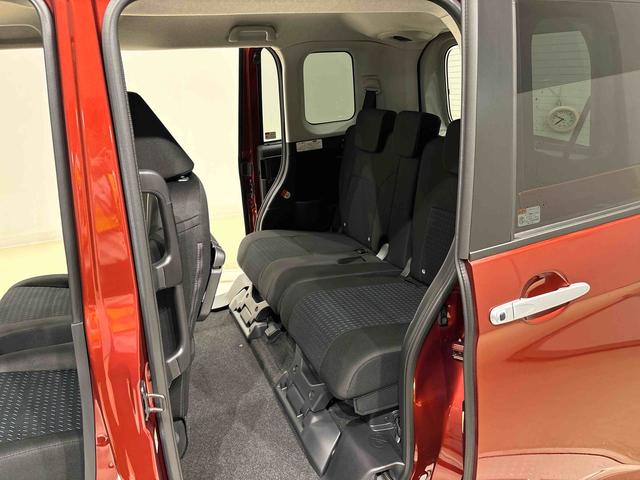 トール カスタムＧ　４ＷＤ　電動パーキング　クルーズコントロール　ＬＥＤヘッドランプ・フォグランプ　　１４インチアルミホイール　オートライト　プッシュボタンスタート　クルーズコントロール　　コーナーセンサー　パワースライドドア　キーフリーシステム（38枚目）