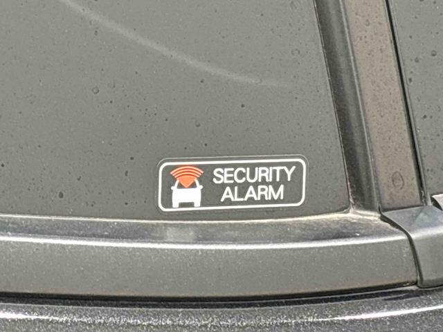 ロッキー プレミアムＧ　ＨＥＶ　スマートペダル　全車速追従機能付ＡＣＣ　純正ナビ装着用アップグレードパック　運転席・助手席シートヒーター　電動パーキングブレーキブレーキ　オートブレーキホールド機能　本革巻ステアリングホイール　ＬＥＤフットイルミネーション　キーフリー（41枚目）