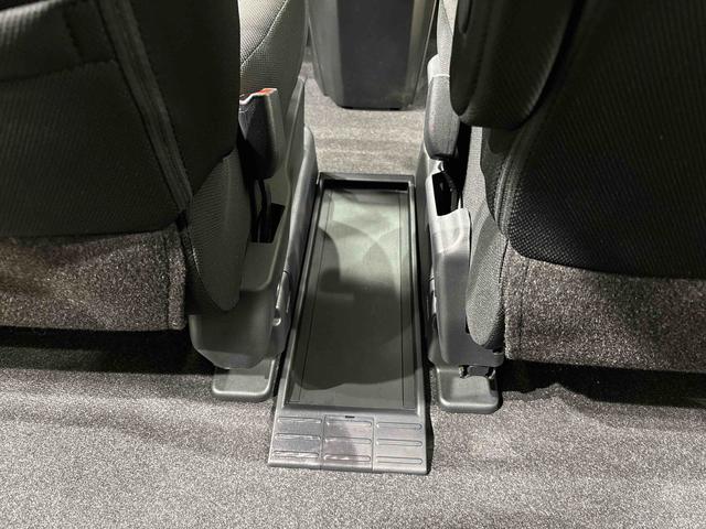 トール カスタムＧ　２ＷＤ　ＣＶＴ車　キーフリー　パワースライドドア　両側電動スライドドア　アダプティブクルーズコントロール　キーフリーシステム　電動格納ドアミラー　ＬＥＤヘッドランプ＆フォグランプ　バックカメラ　電動パーキングブレーキ（32枚目）