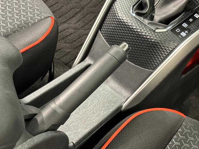 ロッキー Ｇ　ナビ　ドラレコ　ＥＴＣ　ＡＣＣ　シートヒーター　ＬＥＤヘッドランプ・フォグランプ　全車速追従機能付アダプティブクルーズコントロール　レーンキープコントロール　１７インチアルミホイール　シートヒーター　プッシュボタンスタート（20枚目）