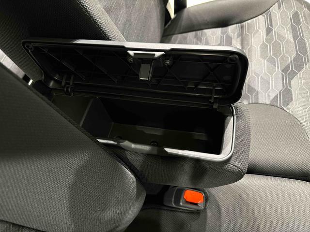 タント ファンクロスターボ　ＬＥＤヘッドランプ　フォグランプ　１５インチアルミホイール　プッシュボタンスタート　セキュリティアラーム　オートライト　ミラクルオープンドア（31枚目）
