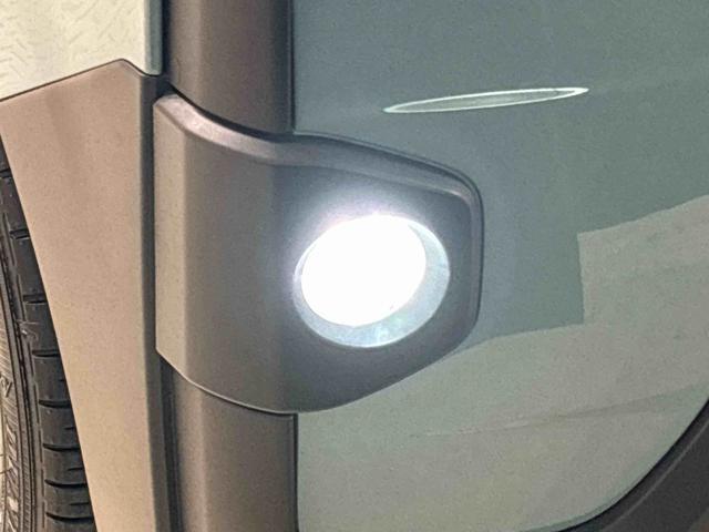 タント ファンクロスターボ　ＬＥＤヘッドランプ　フォグランプ　１５インチアルミホイール　プッシュボタンスタート　セキュリティアラーム　オートライト　ミラクルオープンドア（49枚目）