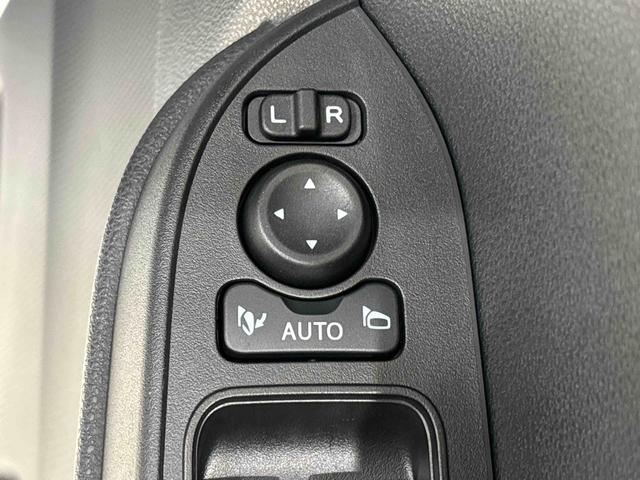 タント カスタムＲＳ　パノラマモニター　電動パーキングブレーキ　ＬＥＤオートライト　パワースライドドアウェルカムオープン機能　電動パーキングブレーキ　運転席助手席シートヒーター　アルミホイール　キーフリーシステム　　オート電動格納式ドアミラー（26枚目）