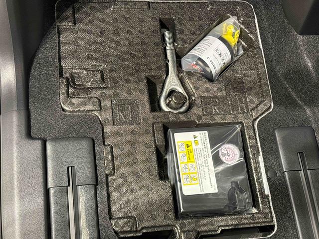 タント カスタムＲＳ　パノラマモニター　電動パーキングブレーキ　ＬＥＤオートライト　パワースライドドアウェルカムオープン機能　電動パーキングブレーキ　運転席助手席シートヒーター　アルミホイール　キーフリーシステム　　オート電動格納式ドアミラー（35枚目）