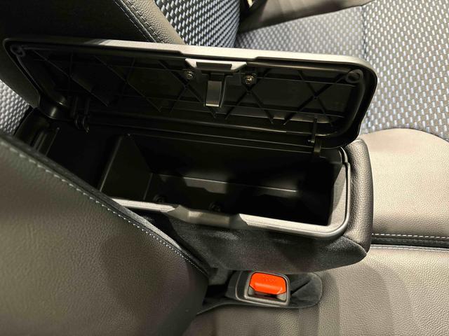 タント カスタムＲＳ　２ＷＤ　ＣＶＴ車　バックカメラ　ＬＥＤオートライト　パワースライドドアウェルカムオープン機能　電動パーキングブレーキ　運転席助手席シートヒーター　アルミホイール　キーフリーシステム　　オート電動格納式ドアミラー（32枚目）