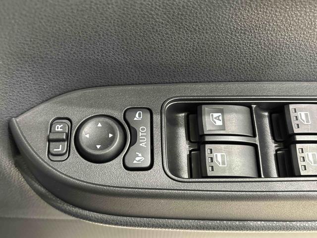 タント カスタムＸ　ＬＥＤオートライト　パワースライドドアウェルカムオープン機能　電動パーキングブレーキ　運転席助手席シートヒーター　アルミホイール　キーフリーシステム　　オート電動格納式ドアミラー（24枚目）