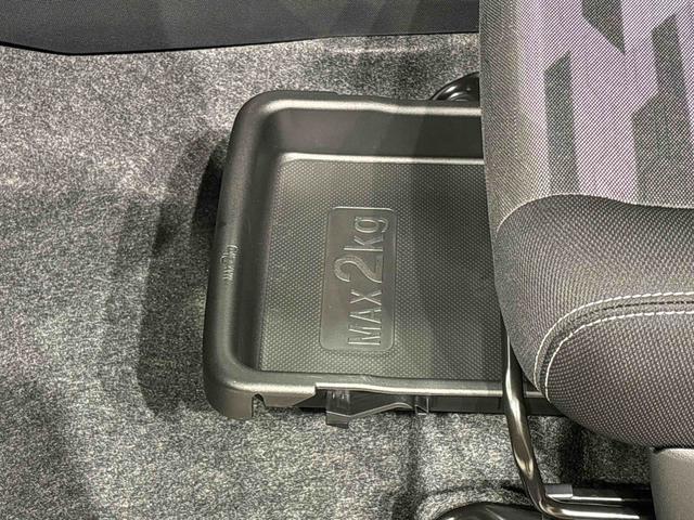 タフト Ｇターボ　ダーククロムベンチャー　スカイフィールトップ　クロムパック　インテリアアクセント　ＬＥＤオートハイビーム＆フォグランプ　電動パーキングブレーキ　バックカメラ　アルミホイール（33枚目）