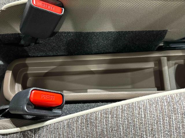 ミラトコット Ｇ　リミテッド　ＳＡＩＩＩ　パノラマモニター対応カメラ　ＬＥＤヘッドランプ　運転席・助手席シートヒーター　オートライト　プッシュボタンスタート　パノラマモニター対応カメラ　コーナーセンサー　運転席シートリフター　ＵＳＢ電源ソケット（35枚目）