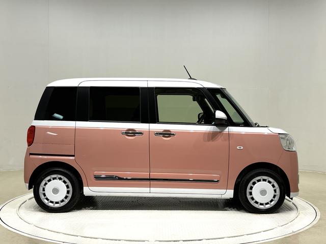 ムーヴキャンバス ストライプスＧ　電動パーキングブレーキ　バックカメラ　ＬＥＤオートライト・フォグランプ　電動パーキングブレーキ　プッシュボタンスタート　セキュリティアラーム　バックカメラ　両側パワースライドドアウエルカムオープン機能　オート電動格納式ドアミラー（7枚目）