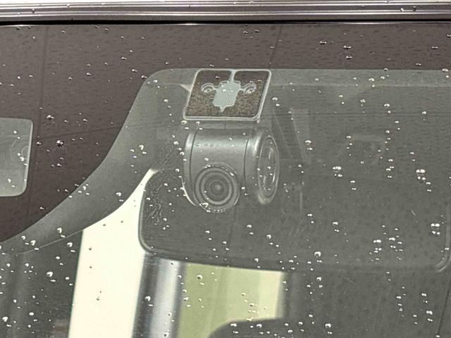 タント カスタムＲＳ　ナビ　バックカメラ　ＥＴＣ　ＬＥＤオートライト　パワースライドドアウェルカムオープン機能　運転席ロングスライドシ－ト　助手席ロングスライド　助手席イージークローザー　運転席助手席シートヒーター　１５インチアルミホイール（9枚目）